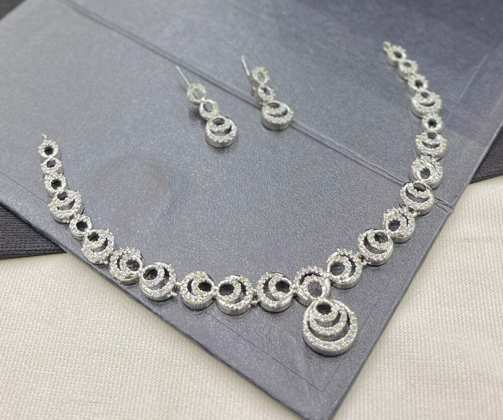 Diamond necklace AC00