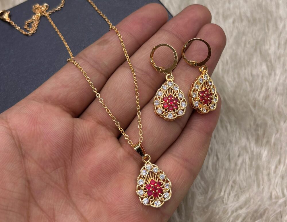Gold locket set B65
