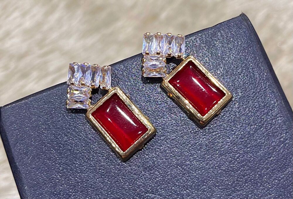 Zircon earings A40
