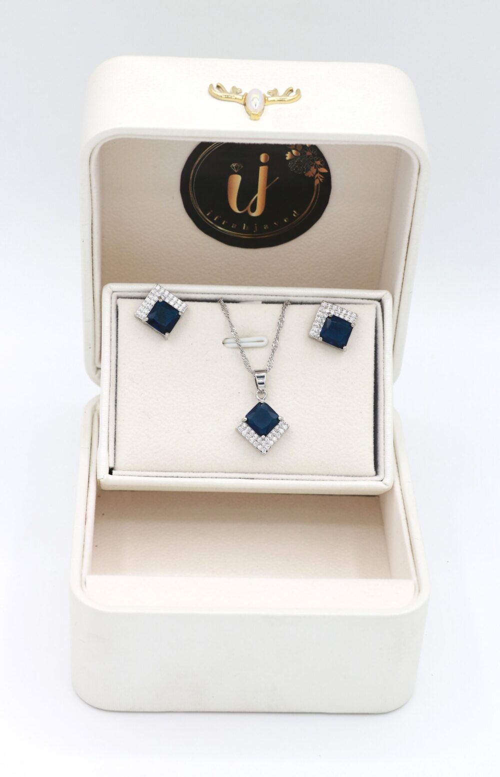 Decent pendant set - Image 6