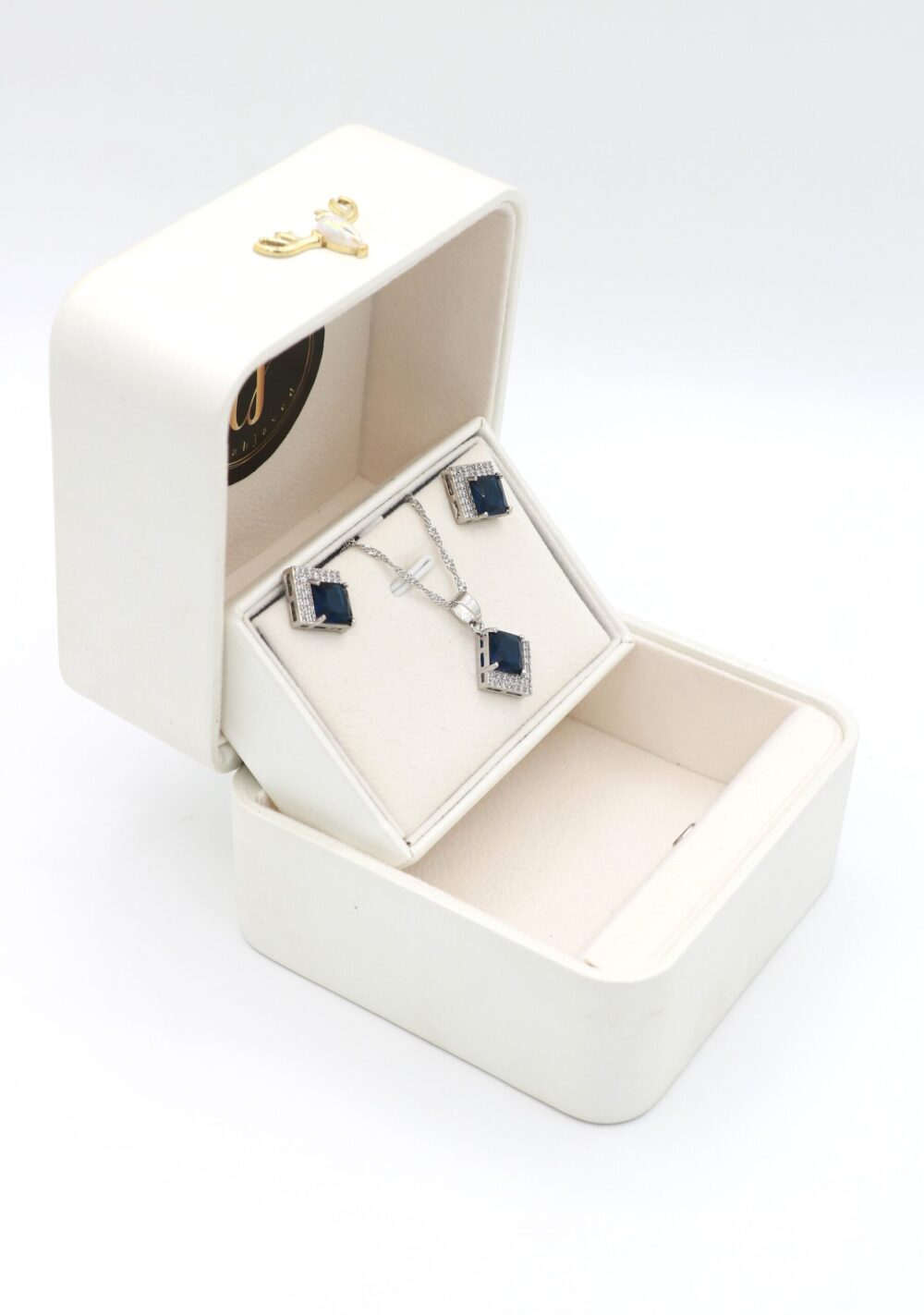 Decent pendant set - Image 3