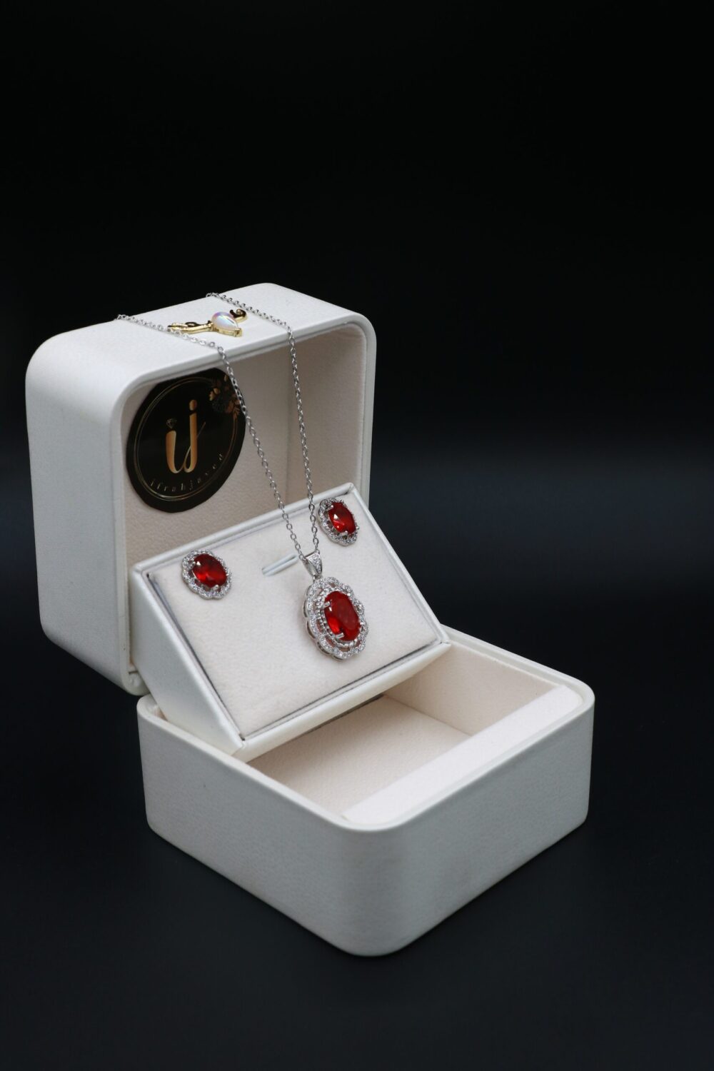 Stone pendant set - Image 4