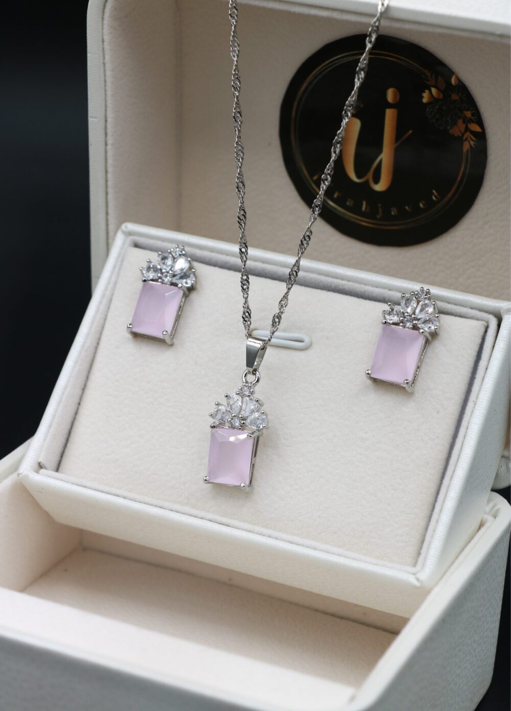 Elegant pendant - Image 3