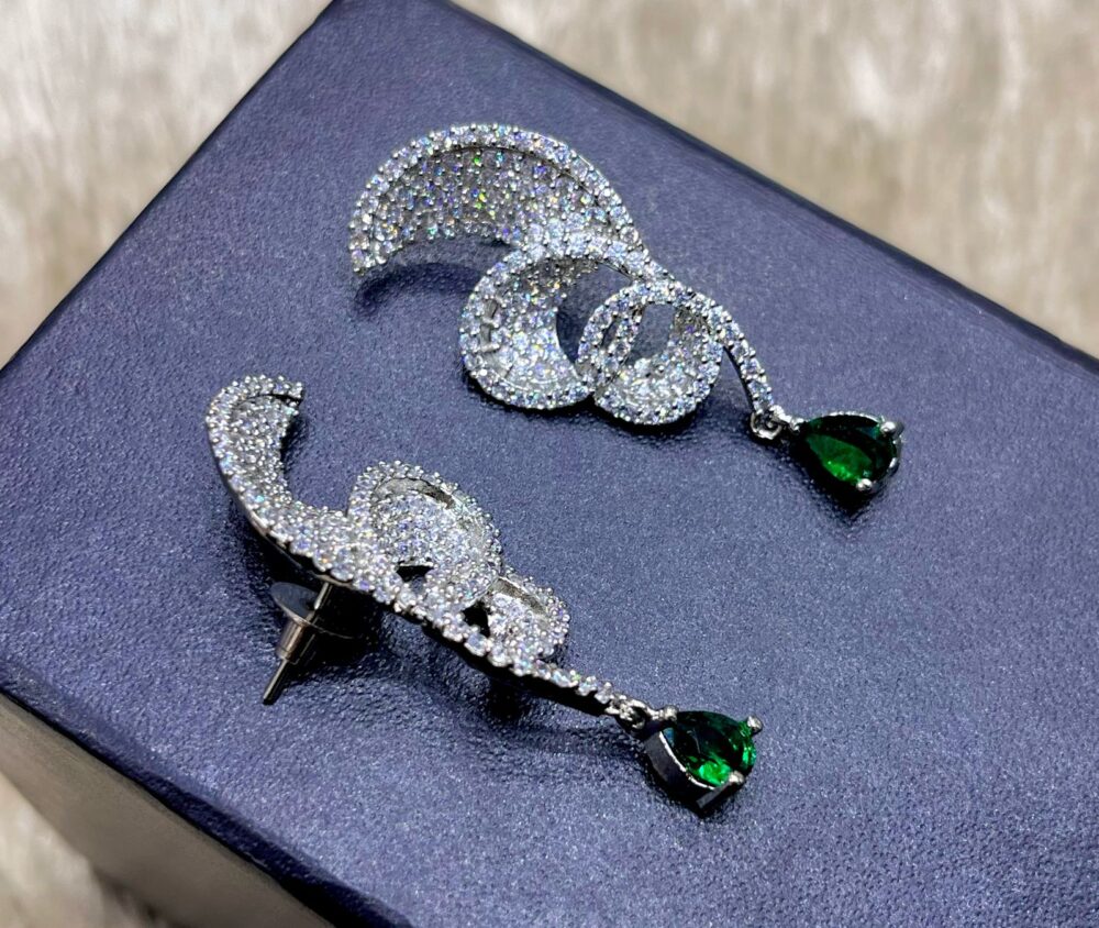 Diamond stone earings