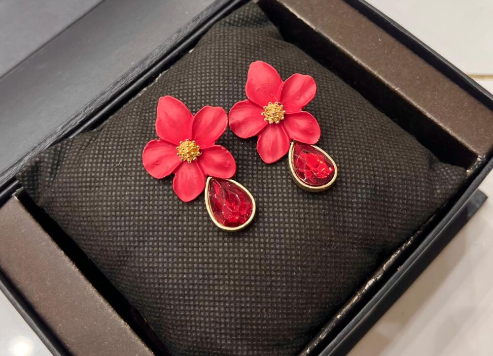 China Earings A70